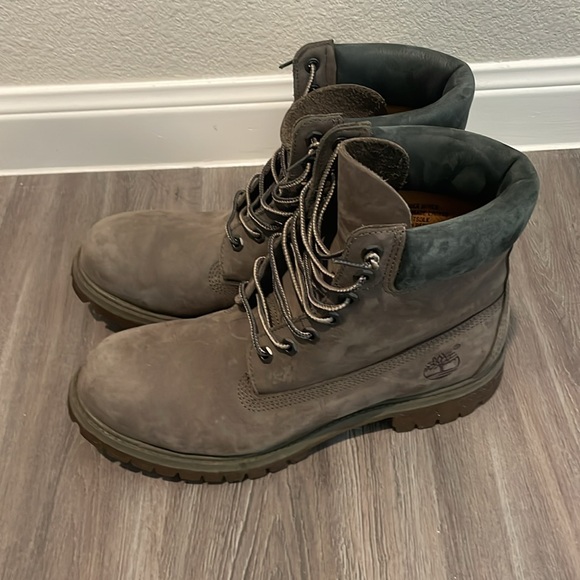 Timberland 6-inch lace up boot - Picture 3 of 8